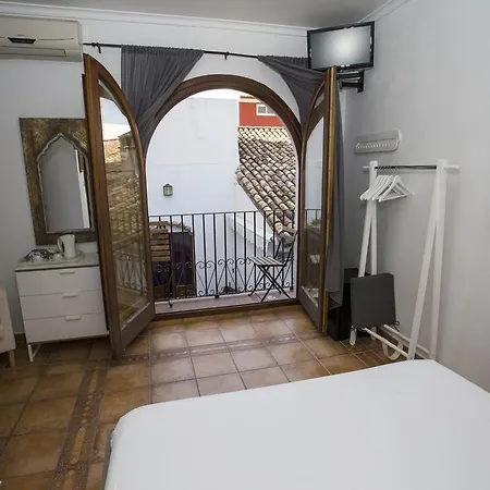 بيت ضيافة Pension Oliva 3*