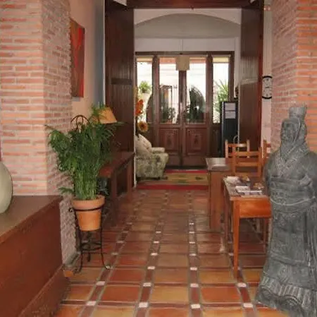 Pension Oliva أوليفا